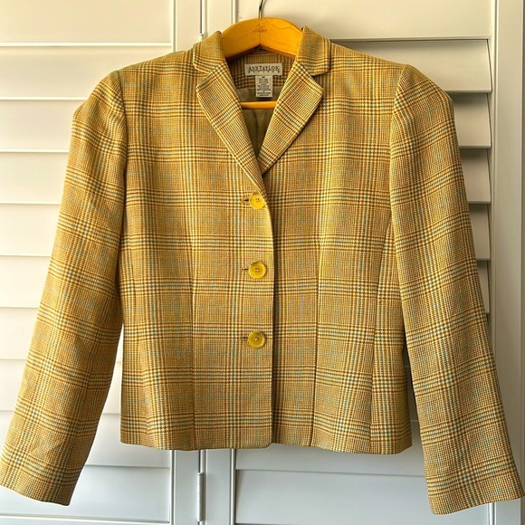 Ann Taylor Petites suit blazer for business. Size 6 - Picture 1 of 6